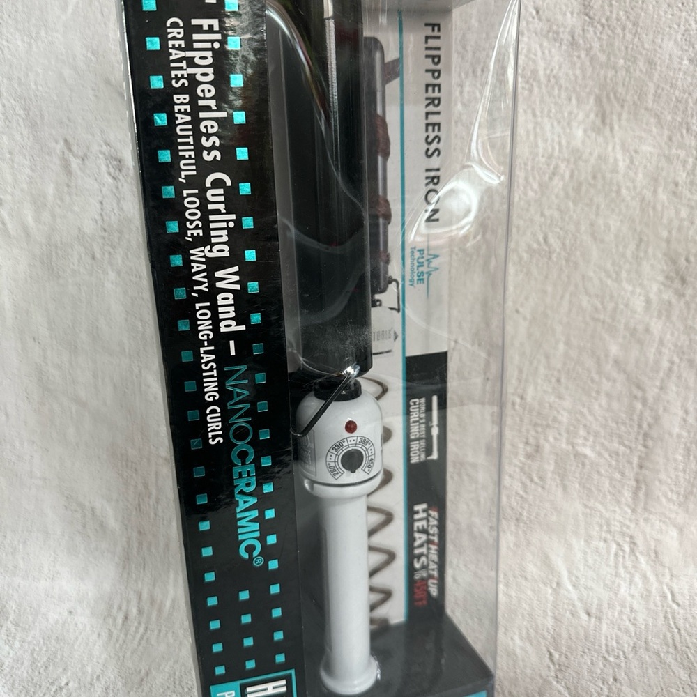 Hot Tools White and Black Flipperless Curling Wand